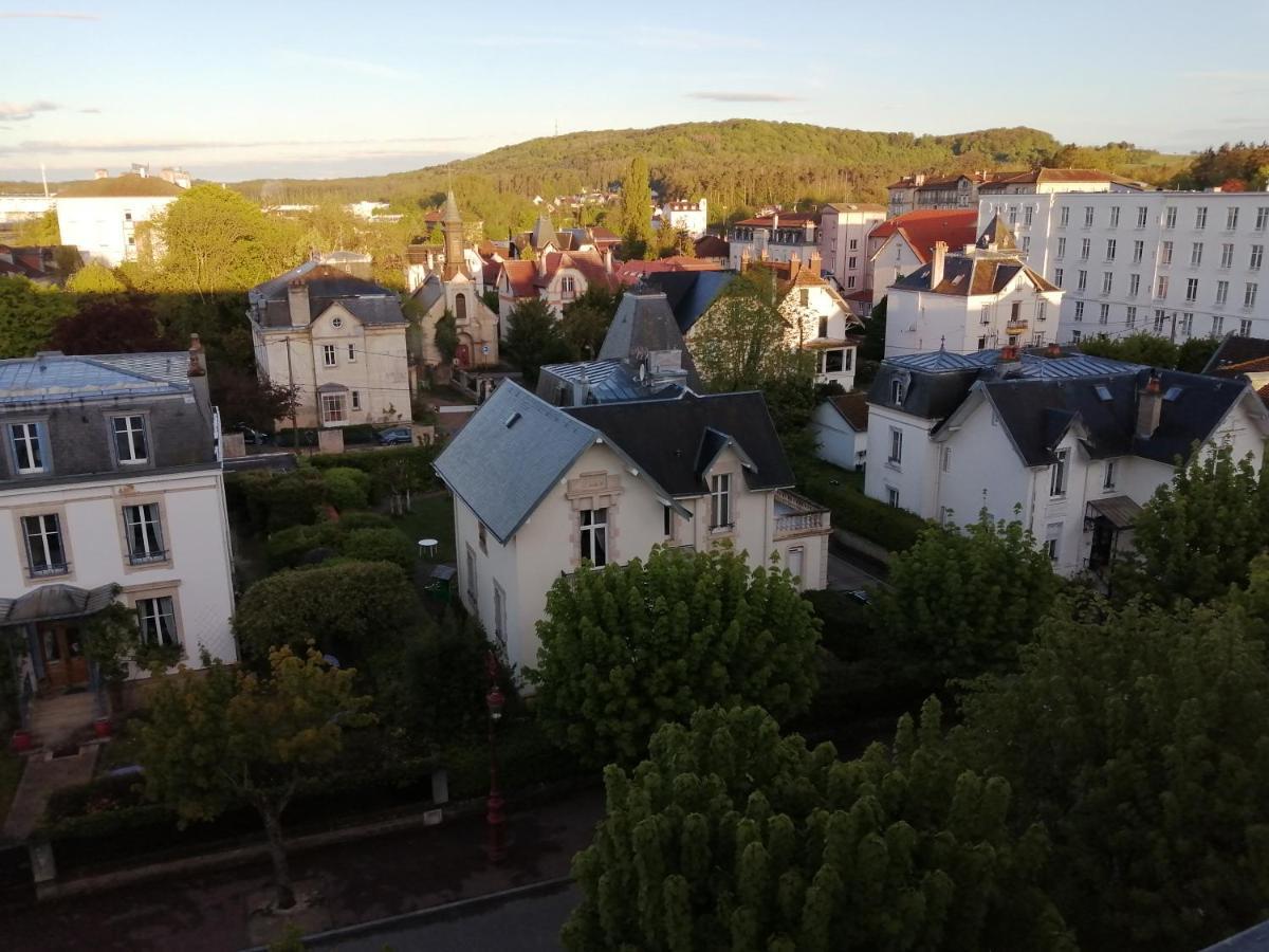 Joli studio dans un ancien hôtel du XIX siècle - réservation minimum 3 nuitées Vittel Esterno foto